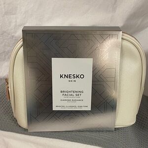 Knesko Skin Brightening Facial Set with Cream Bag